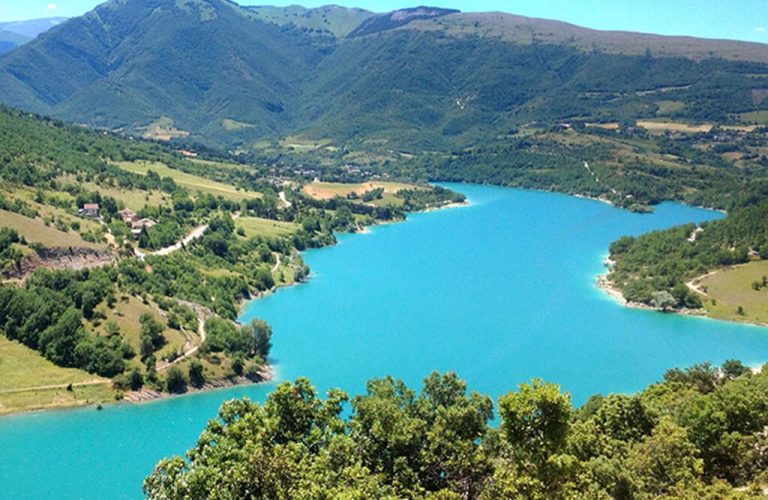 lago_fiastra-1024-x-768